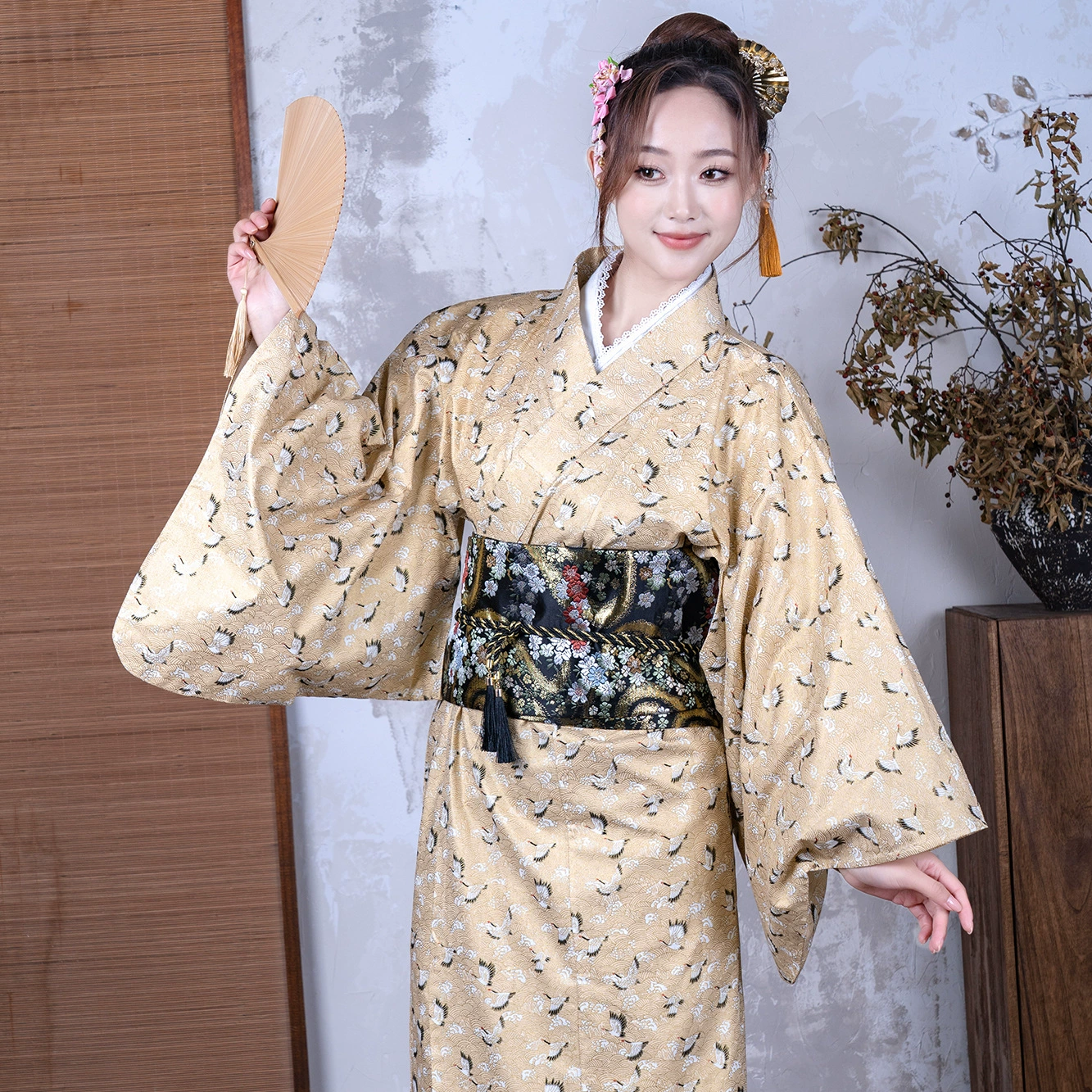 Золотая нить, бежевый журавль и кимоно японский сценарий