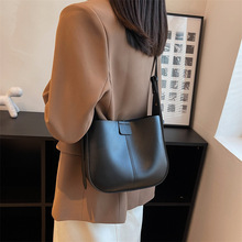 包包女2022夏季韩版新款潮简约纯色斜挎包时尚大容量单肩包水桶包