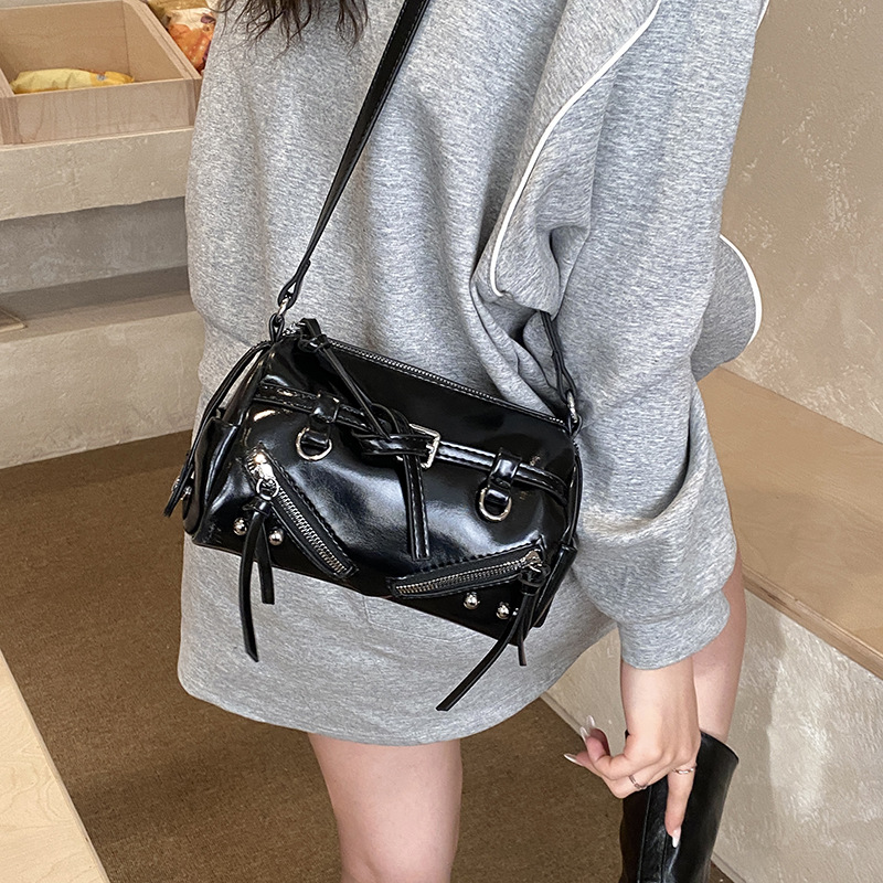 Fashionable And Versatile Motorcycle Bag, Armpit Bag, Trendy Pillow Bag, Commuting Shoulder Bag, Crossbody Bag_voghion.com