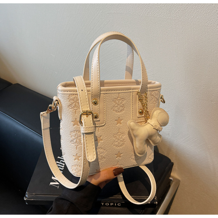 French niche fashion handbag for women, 2025 new high-end and stylish crossbody bag, casual and versatile bucket bag undefined