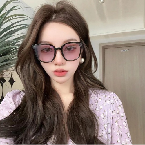 2024 Hot Network Red Sunglasses Folding Polarized Sunscreen Sunglasses Gradient Pink Fashion Blush Eyeglass Frame 
