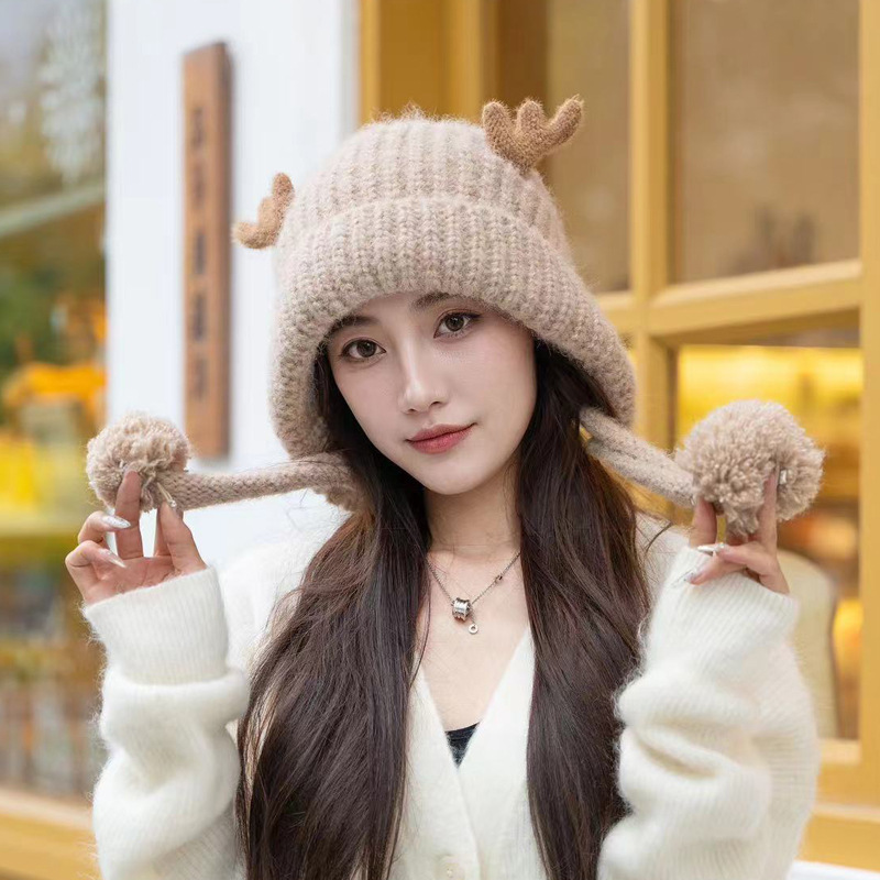 Sombrero de punto de cuerno de ciervo de Navidad, sombrero de lana caliente para mujeres otoño y invierno, gorra de orejas rojas encantadora y veludo para mostrar la cara pequeña