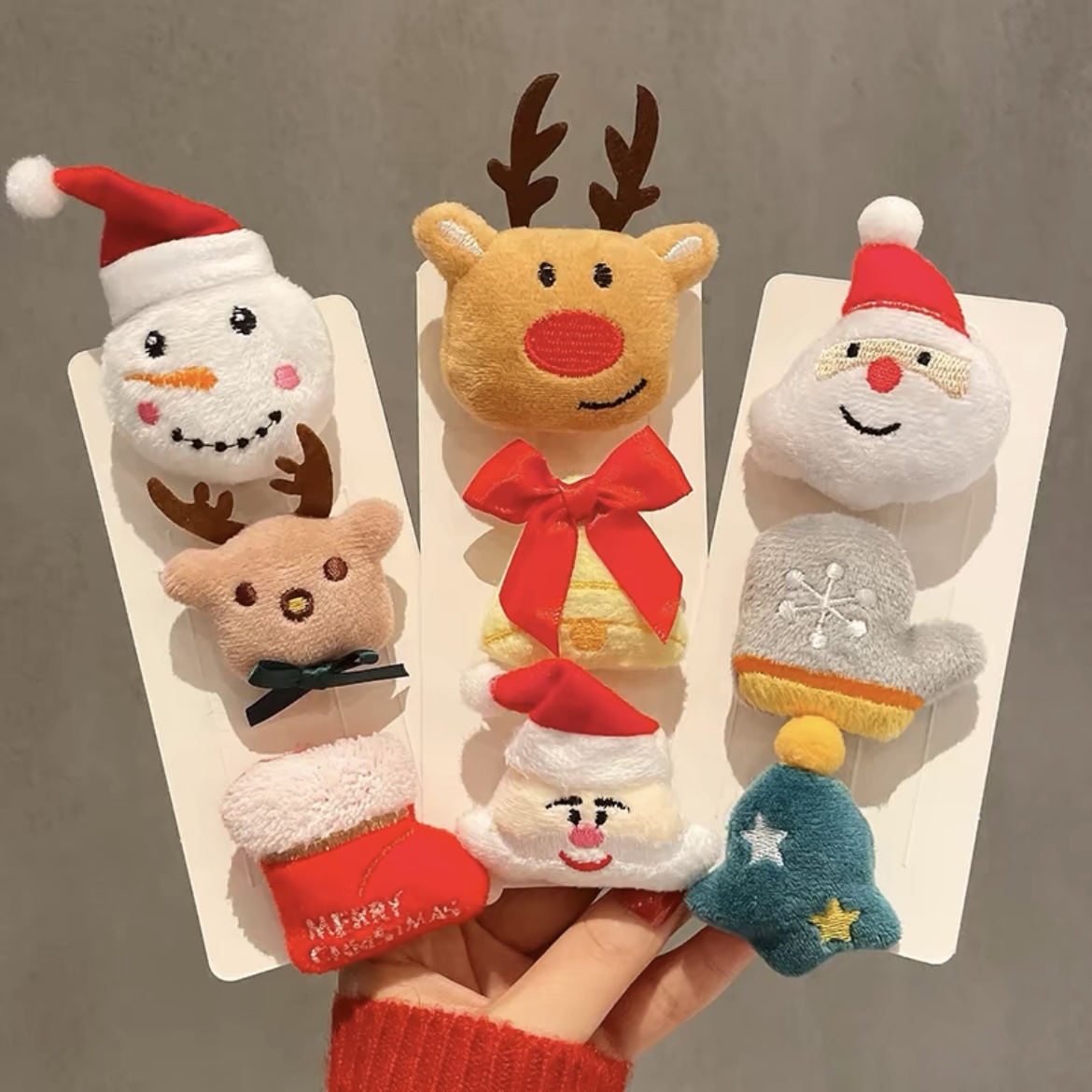 Broche de Navidad para mujeres regalos de alce pines para niños decoración de vacaciones pequeños regalos accesorios muñeco de nieve pequeños regalos image 6