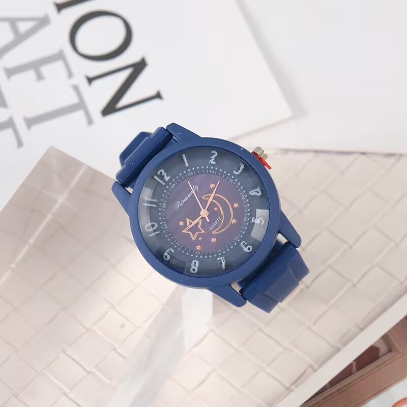 trend fashionable silicone watch for men and women