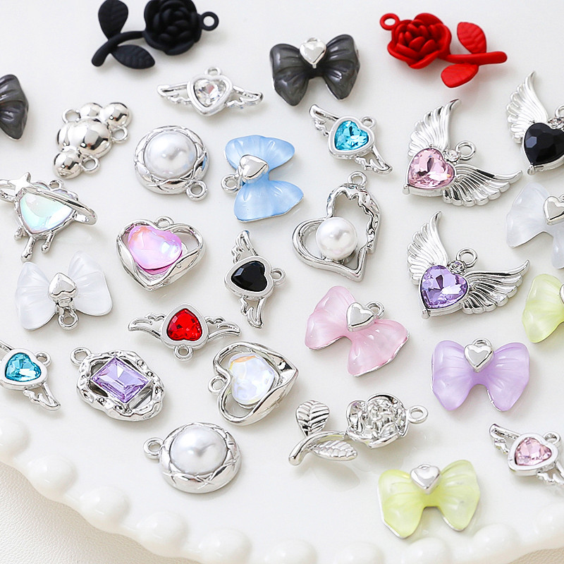 4g Weight Pendant Jewelry Making Type DIY Jewelry Accessories Classification 1 Piece Quantity Alloy Material Heart Shape, Rose Pattern Plating Design Simple Style, Classic Style Style 1 Piece Alloy Heart Shape Rose Pendant 5