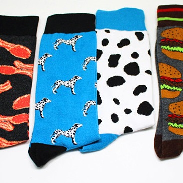 Calcetines de algodón personalizados de mujer Yin Yang pies izquierdo y derecho calcetines de hombre de moda calcetines de algodón de estilo Skateboard calcetines de moda de media pantorrilla calcetines de hombre de comercio exterior