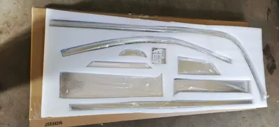 Vito Window Trim V250V260: Şüşə kənarı xromları/moldingləri - upper-window-10-pieces-center-pillar-6-pieces-matte