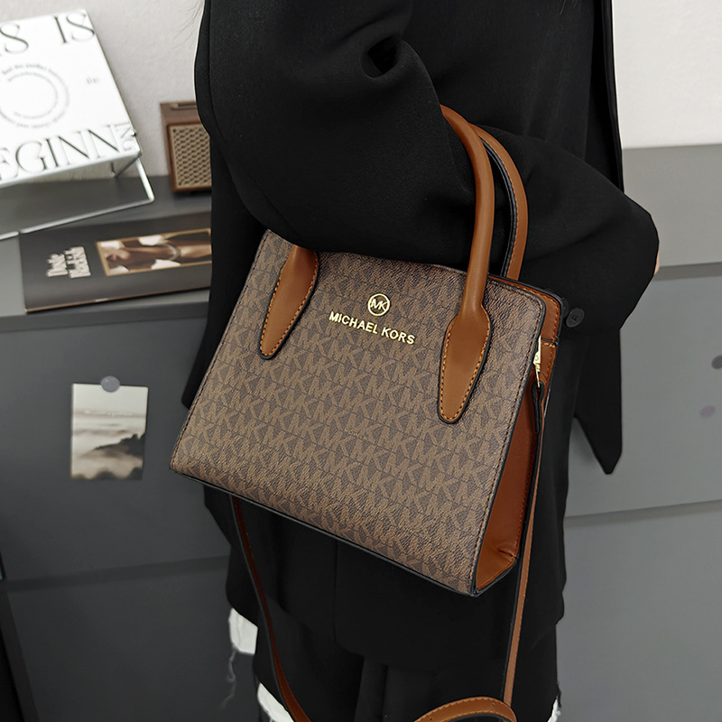 2026 New Model Accordion Bag Medium Tote Bag Small Square Bag Lettered Shoulder Crossbody Business Large Handbag for Women 2026 New Model Accordion Bag Medium Tote Bag Small Square Bag Lettered Shoulder Crossbody Business Large Handbag for Women