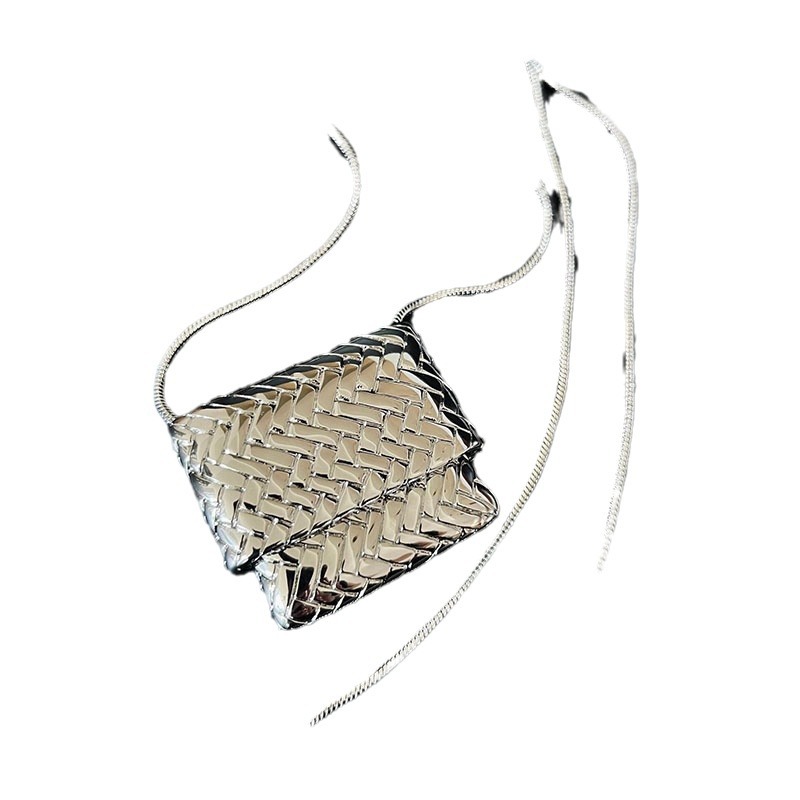 Mini bolso pequeño collar de lujo ligero de alta gama accesorios para niñas de nicho cadena de suéter de pila larga 2025 nuevo