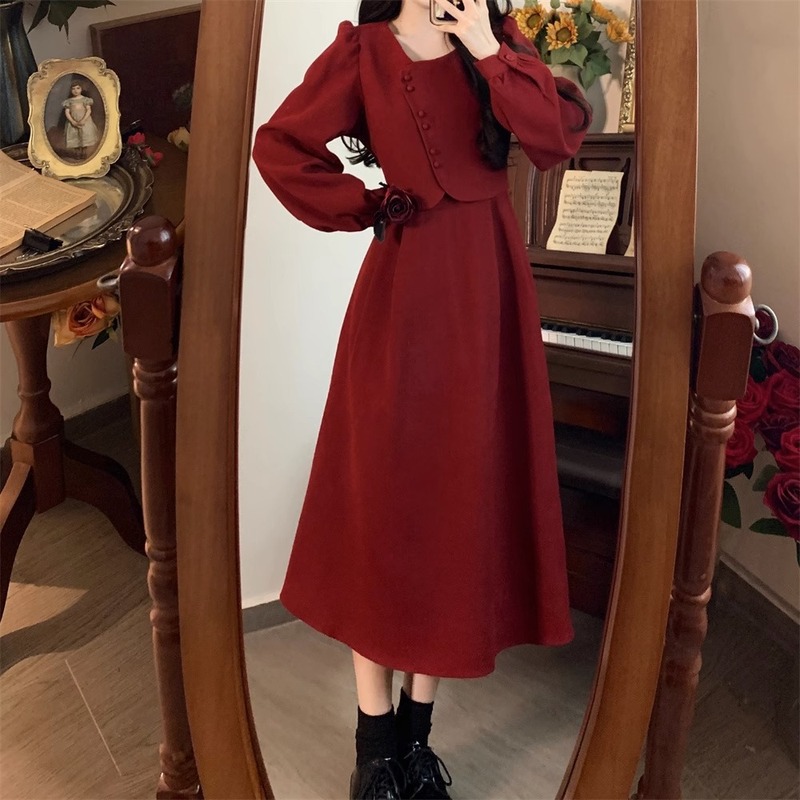 大码法式复古赫本风红色连衣裙女秋冬微胖mm收腰显瘦敬酒礼服长裙|undefined
