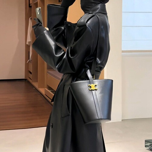 Women's 2026 Autumn Stylish High-End Leather Jacket, Collar-Banded, Fitted, Mid-Length Leather Peacoat