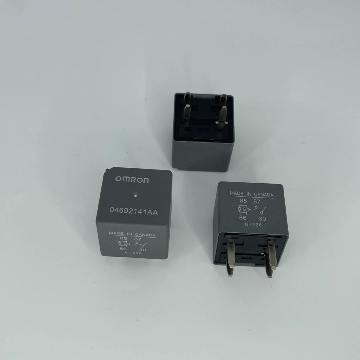 Автомобильное реле Omron 4-контактное 04692141AA