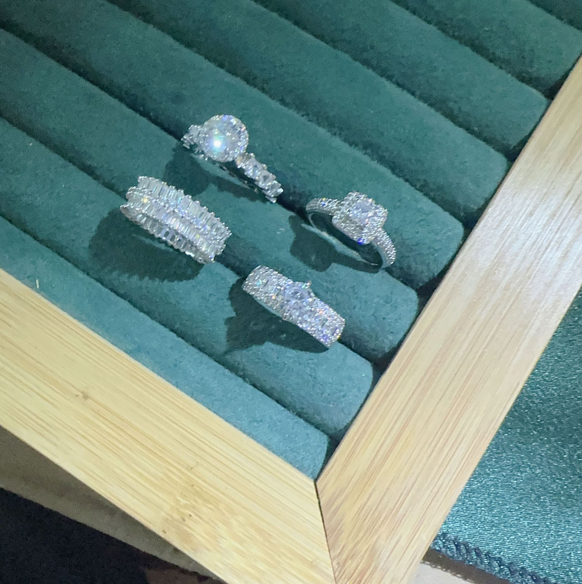 Elegant Zircon Micro Inlay Ring For Women Light Luxury Designer Ring_voghion.com