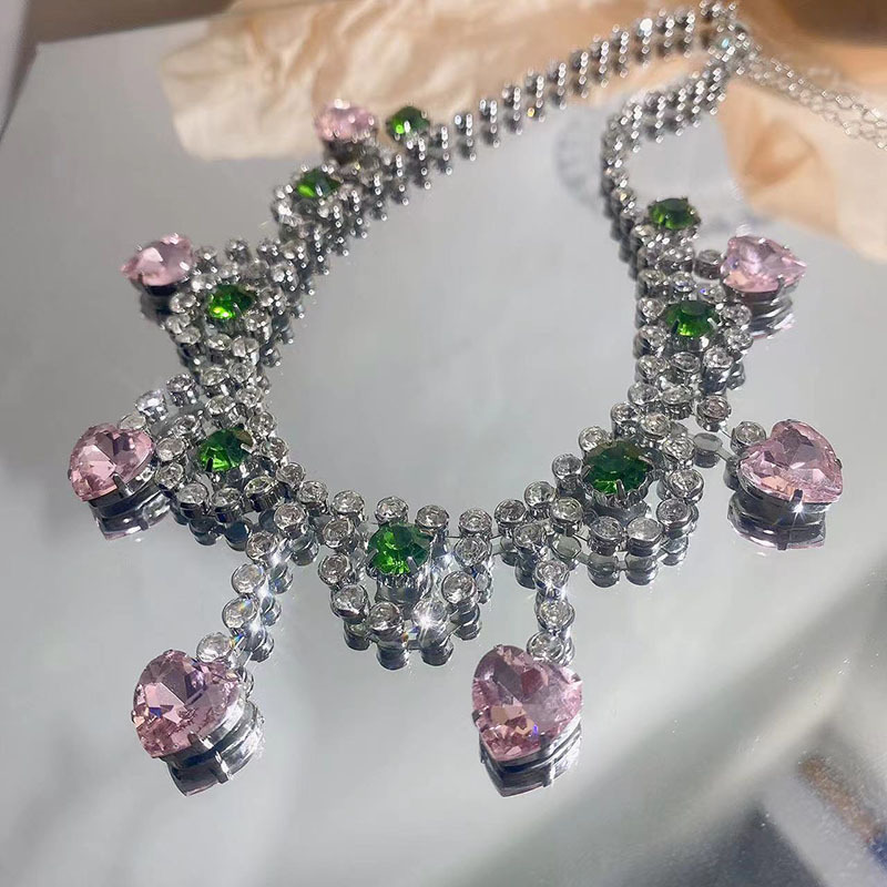 Retro Geometric Heart Shape Copper Inlay Zircon Necklace