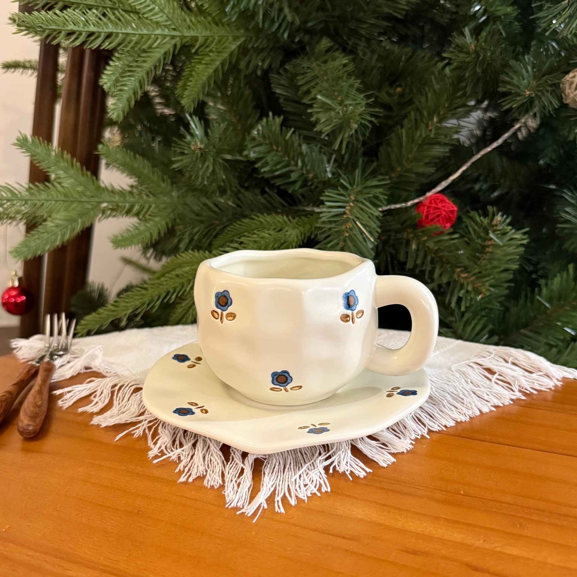 Tazas y platos de cerámica de flores retro de estilo coreano, tazas y platos de café irregular pellizcado a mano, tazas y platos de té de la tarde