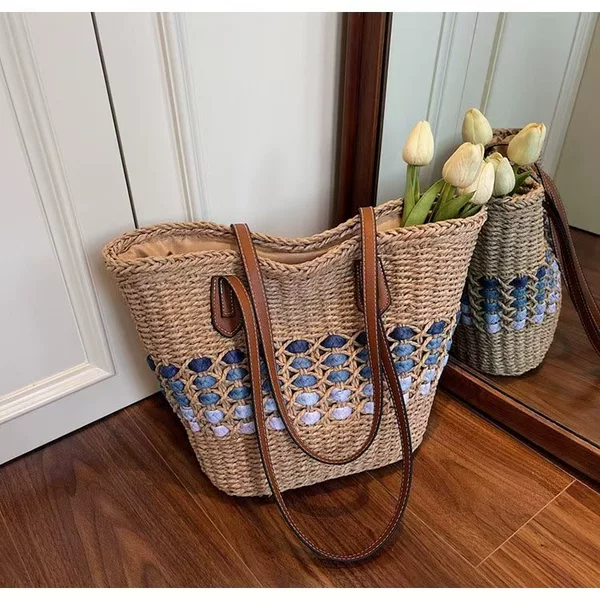 Hand-Woven Single-Shoulder Straw Bag, Fashionable Beach Bag, Large Capacity Vegetable Basket Bag, Hand-Held Tote Bag for Women, Simple Design