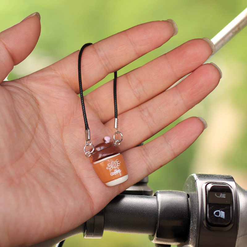 Mini botella de agua termo colgante lindo pequeño biberón accesorios de muñeca diy accesorios de taza de agua al por mayor dibujos animados
