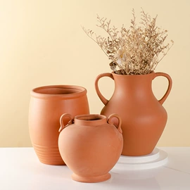 园艺灌溉工具;装饰花瓶;酒杯