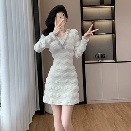 连衣裙;蕾丝衫雪纺衫;时尚休闲套装