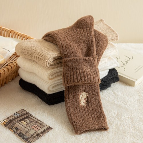 Women's Winter Mid-Tube Thickened Coffee-Colored Embroidered Bear Double-needle Japanese Warm and Velvet Postpartum Socks