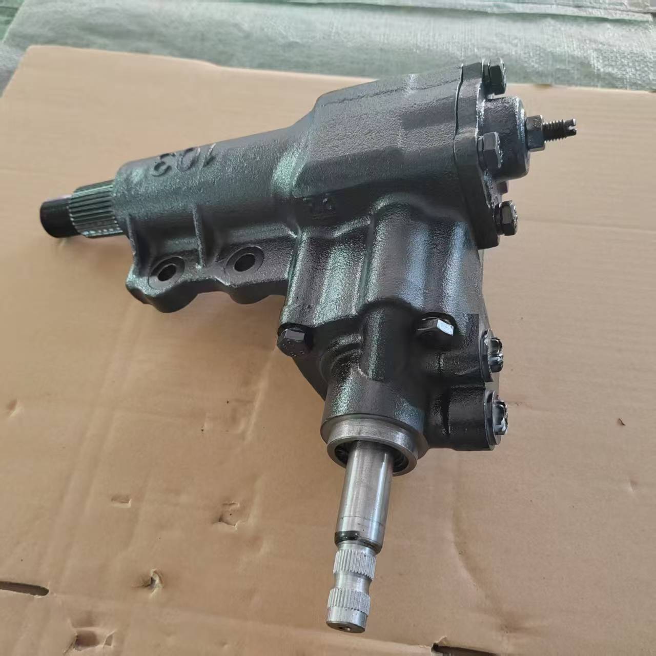 49200Vb000 49200Vs40A Suitable for Nissan Patrol Y61 Steering Gear Left-Hand Drive