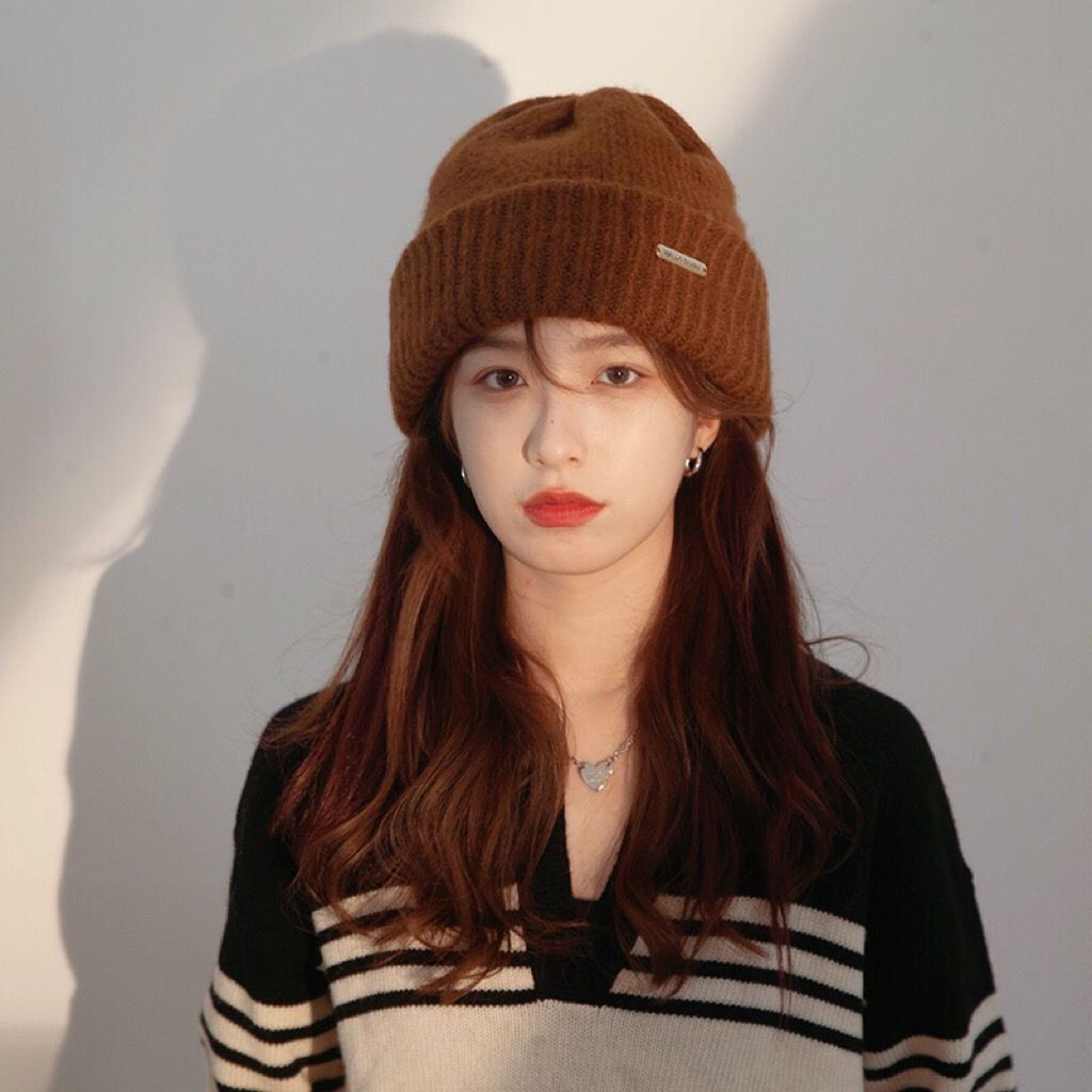 Gorro de invierno femenino, suelto, cálido y estiloso, muestra rostro pequeño