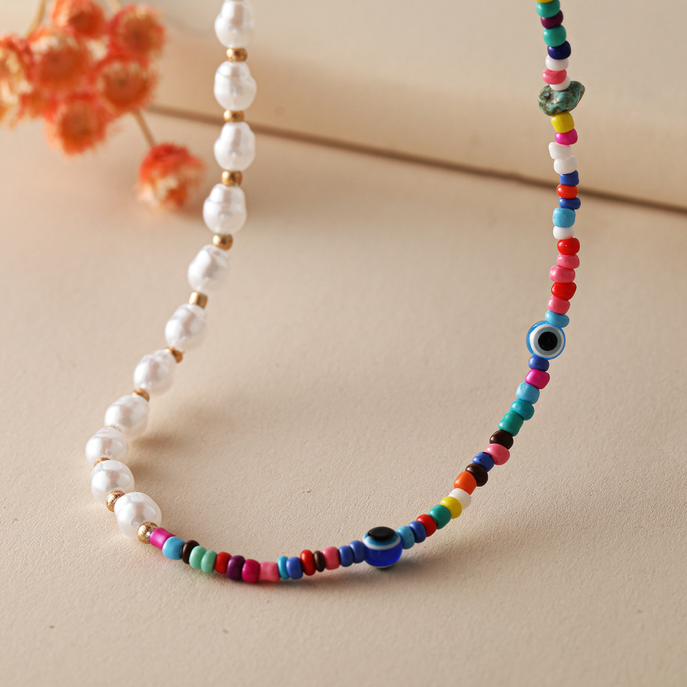 Trendy Bohemian Short Hand-beaded Colorful Rice Bead Necklace Pearl Rice Bead Mix And Match Clavicle Chain display picture 3