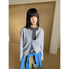 誉一新款2025秋季复古条纹针织衫女长袖拼色设计感毛衣开衫m3757