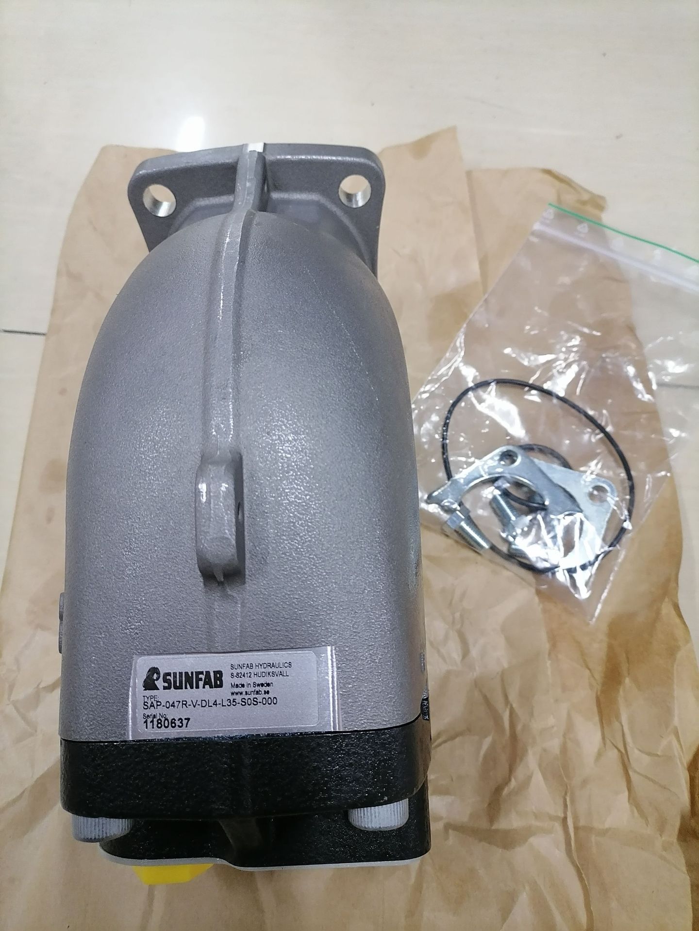 瑞典SUNFAB胜凡SC012R(全型号：SCP012RNDL4L35SOS000)柱塞泵