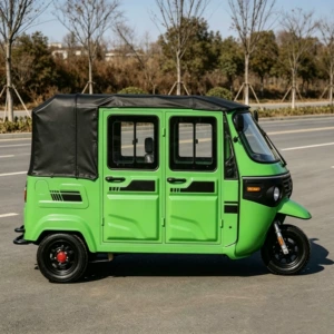 Durable fuel-powered three-wheeled dudu vehicle for cross-border export to Africa and Southeast Asia, passenger transport vehicle with thickened enclosed cabin
