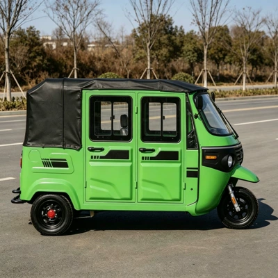 Durable fuel-powered three-wheeled dudu vehicle for cross-border export to Africa and Southeast Asia, passenger transport vehicle with thickened enclosed cabin
