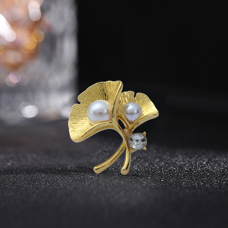 Brosche für Damen, Ginkgoblatt, Nischendesign, Corsage, Anti-Belichtungs-Dornschließe, Hemd, feste Kragennadel, Bekleidungszubehör_voghion.com