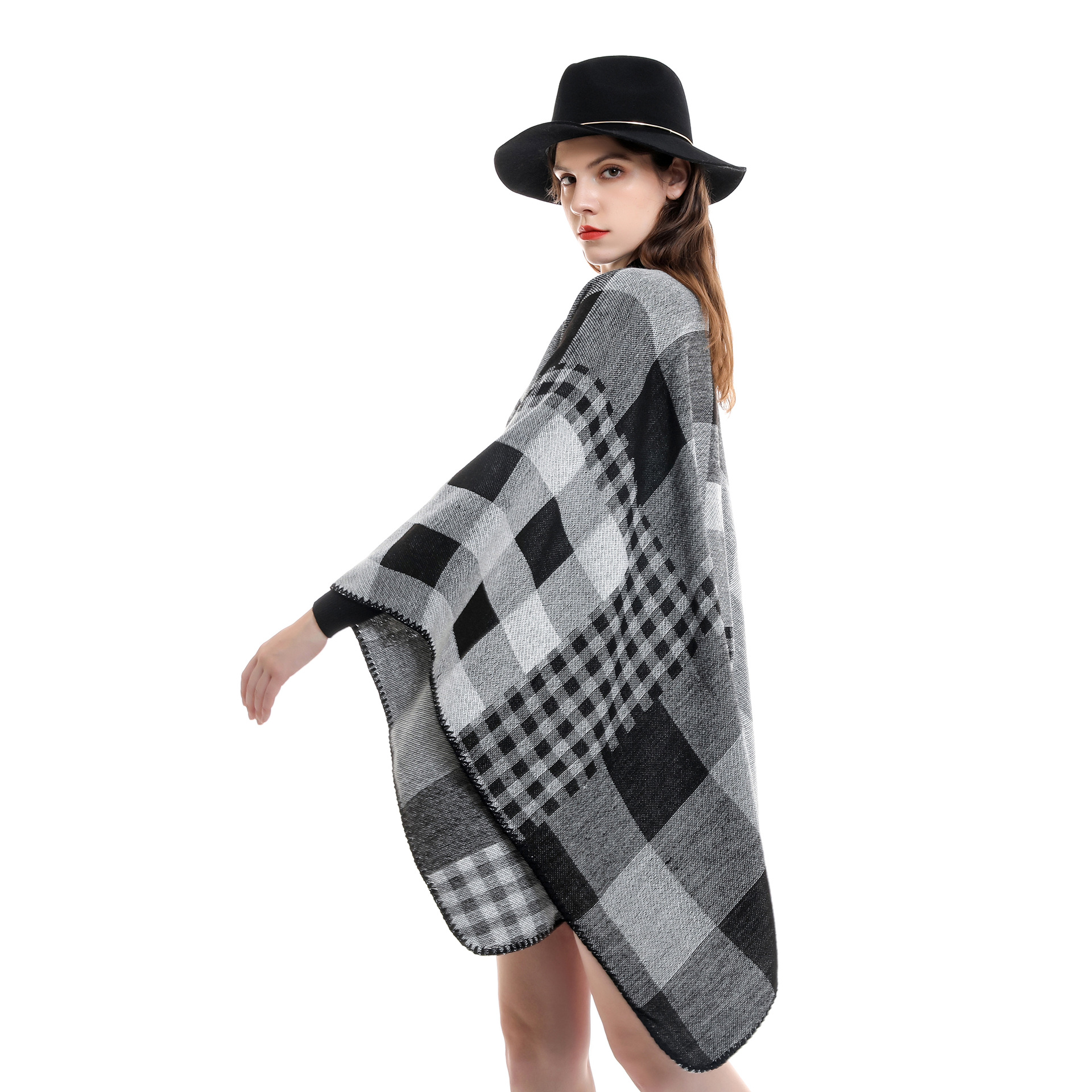 Otoño e Invierno nueva moda a cuadros blanco y negro color a juego capa exterior de las mujeres capa simple imitación Cachemira chal