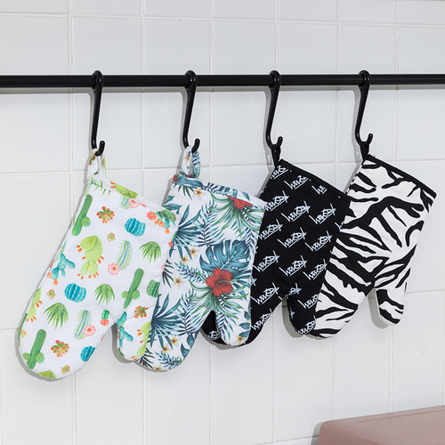 Insulated gloves household high temperature resistant microwave oven gloves kitchen baking oven gloves heat resistant thickened baking tools