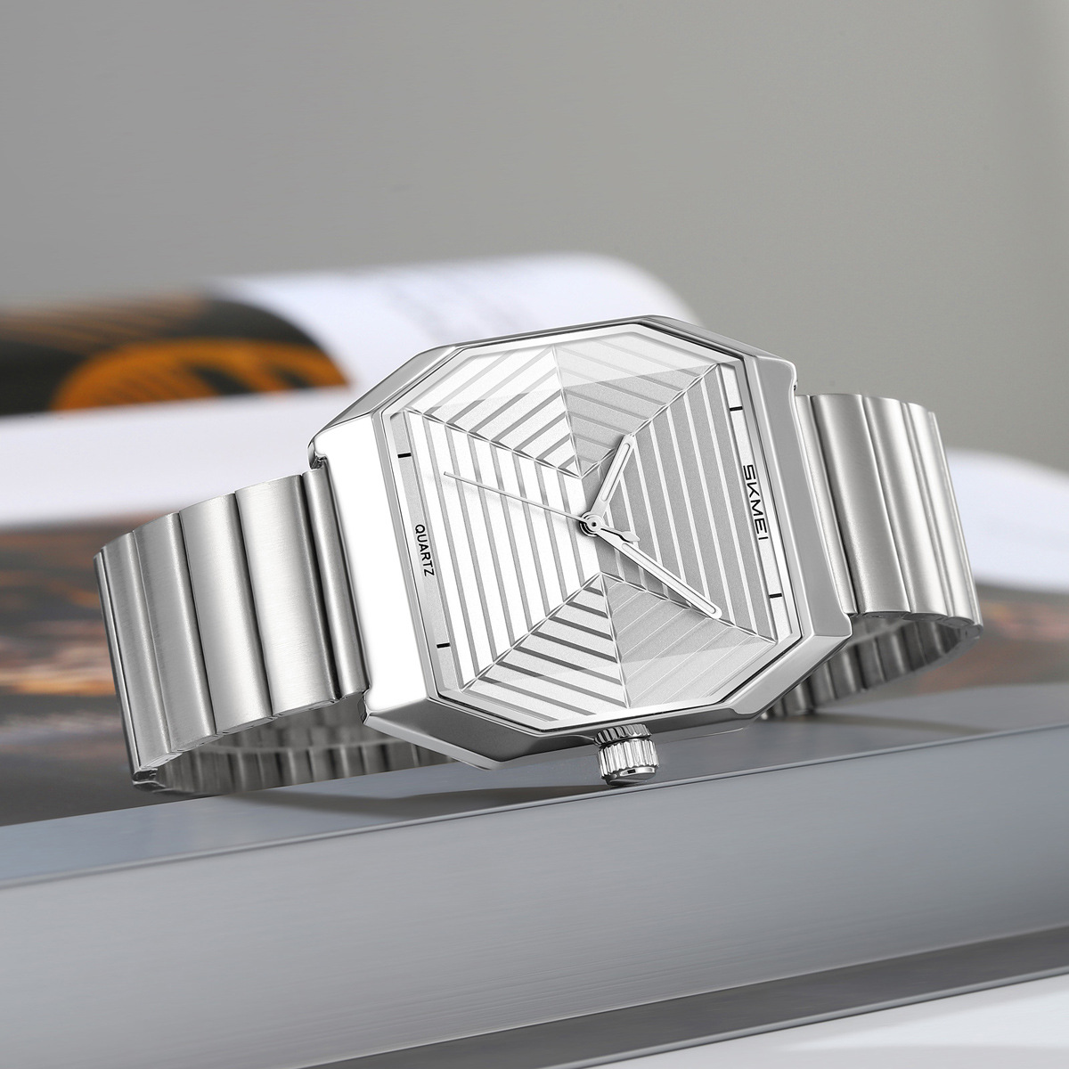 Momento de acero cuadrado reloj de cuarzo esfera creativa impermeable tendencia de negocios relojes de hombre fabricantes al por mayor transfronterizos