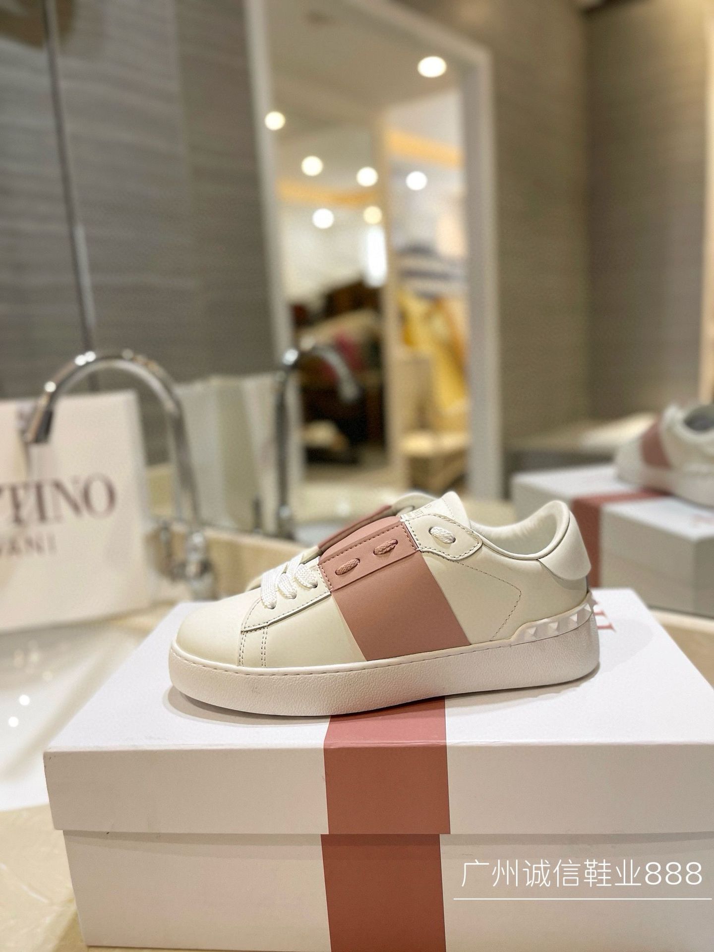 Classic series-Pink (focus on details)