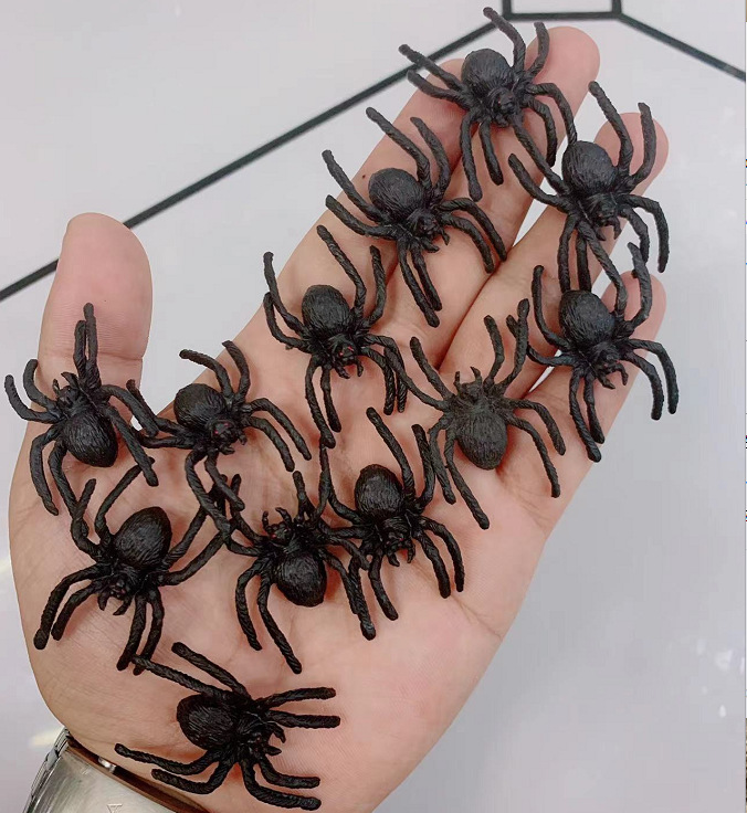 Black spider style [12 pieces per pack * about 4.5cm * single price]