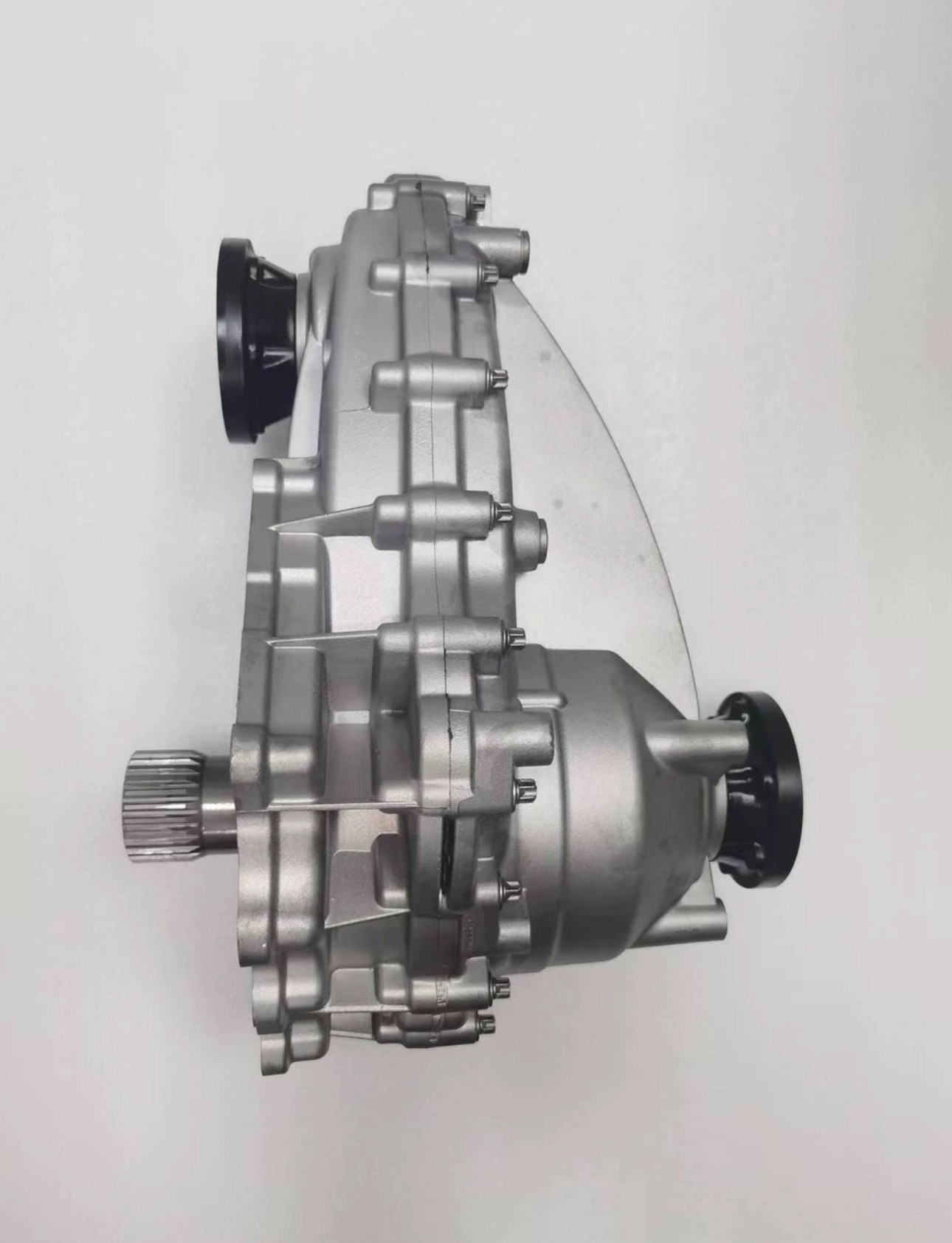 Four-wheel drive vehicle transfer case assembly, original factory aluminum alloy transmission gearbox parts, in-stock transmission transfer case assembly