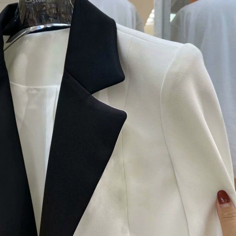 Модный короткий блейзер для женщин осень 2025, новый дизайн, нишевый цветовой блок, стильный универсальный топ