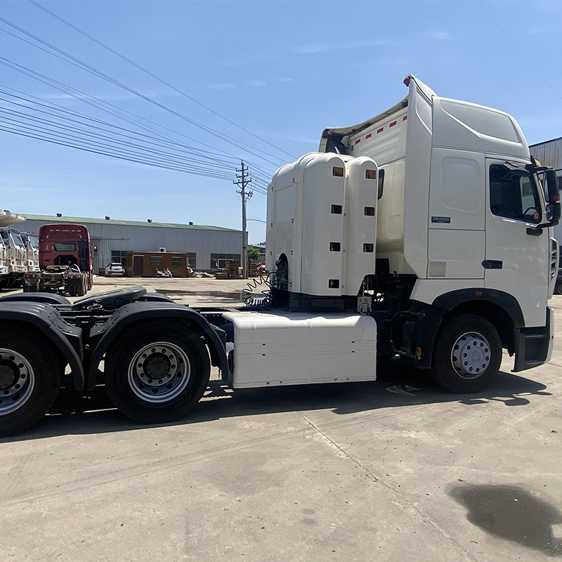 出售出口豪沃CNG拖车头 二手10轮重型卡车 450马力货物运输车头