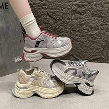 �������yɫ͸��ٴ����ϵ�ЬŮ2025�����¿����e�������\��Ь��