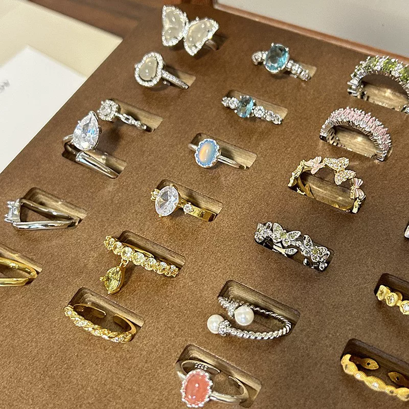 Ring Universal zirconium, diamond-encrusted, light-luxury style