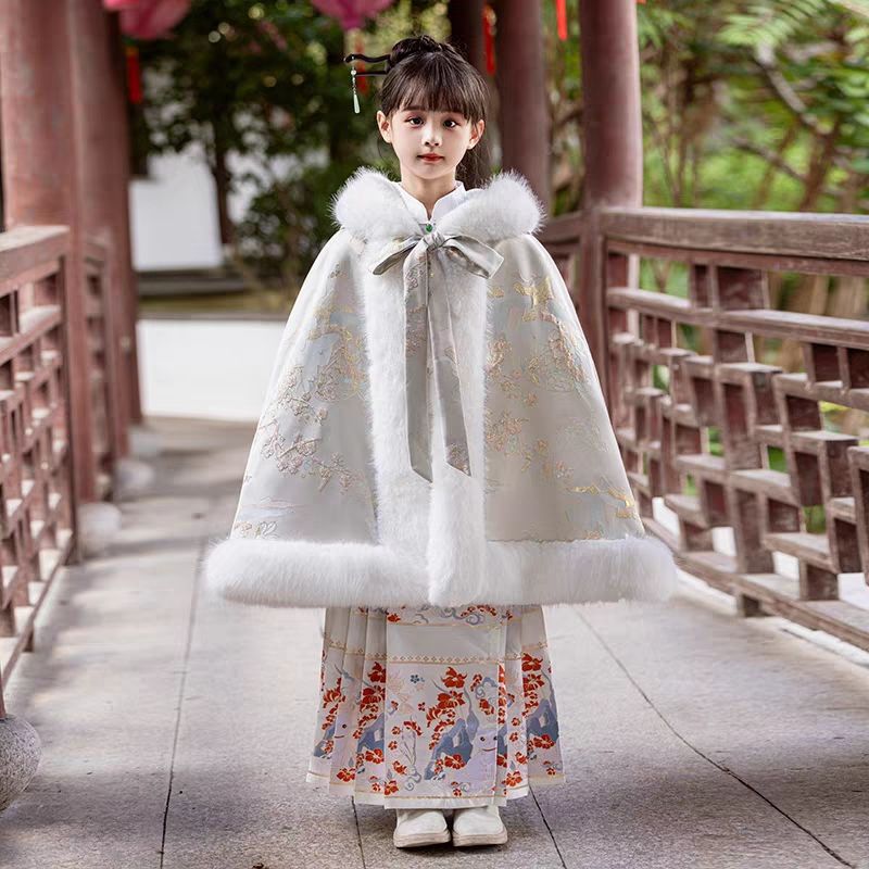 汉服斗篷女童冬季儿童披肩加厚连帽宝宝外出长款保暖古装披风外套