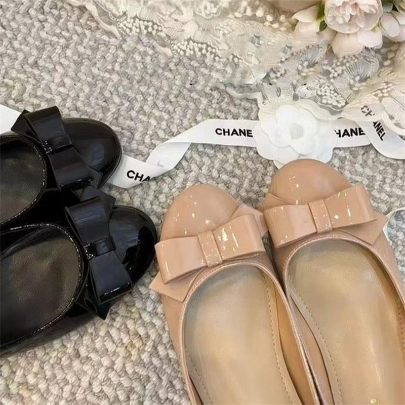 Hermoso pedaleado de un pie de aire ligero profesional zapatos de cuero para mujeres 2026 estilo francés retro de moda para aumentar la altura de los zapatos de ballet