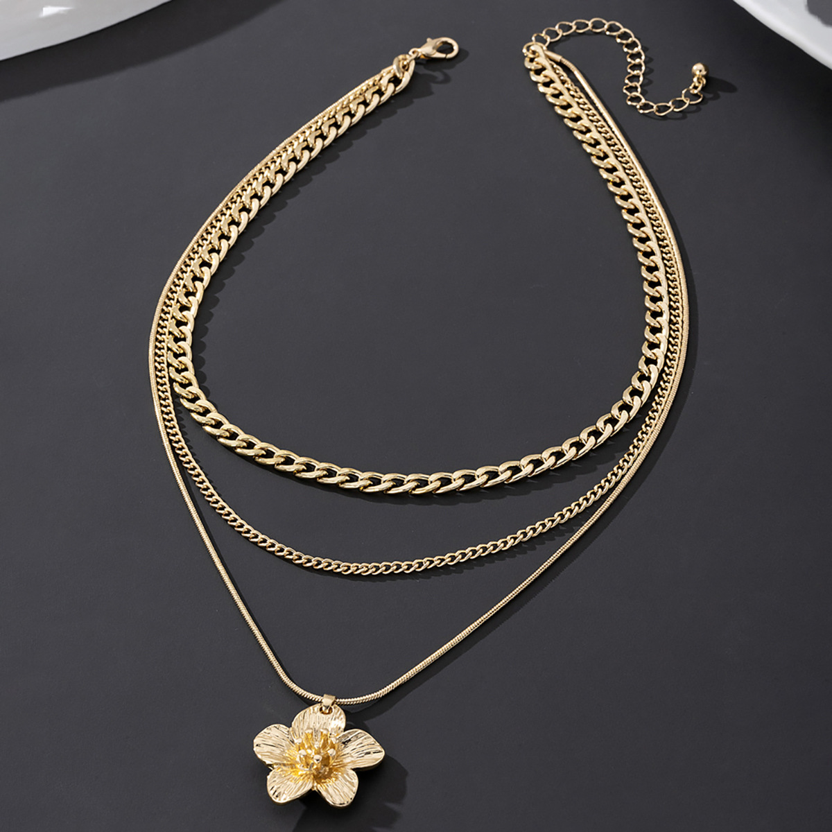 Collier pendentif fleur plissée dorée, tendance européenne et américaine, pour femme, style multi-rangs._voghion.com
