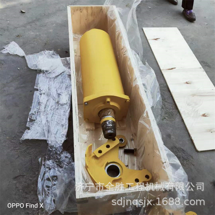 供应D65E-8推土机万向节14X-11-11200 涨紧油缸弹簧 油缸座