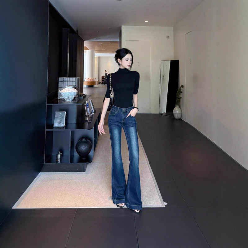 2025 Super Hot Bootcut Jeans for Women in Autum New Design Slimming Look Low-Waist Flared Pants with High Heels