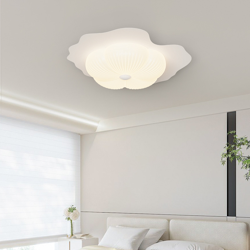 2024 nueva luz de dormitorio de viento crema moderna simple cálida flor minimalista habitación de niños dormitorio principal luz de techo