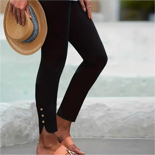 European and American-style women's elastic Capri pants with an elastic waistband and faux coconut buttons.