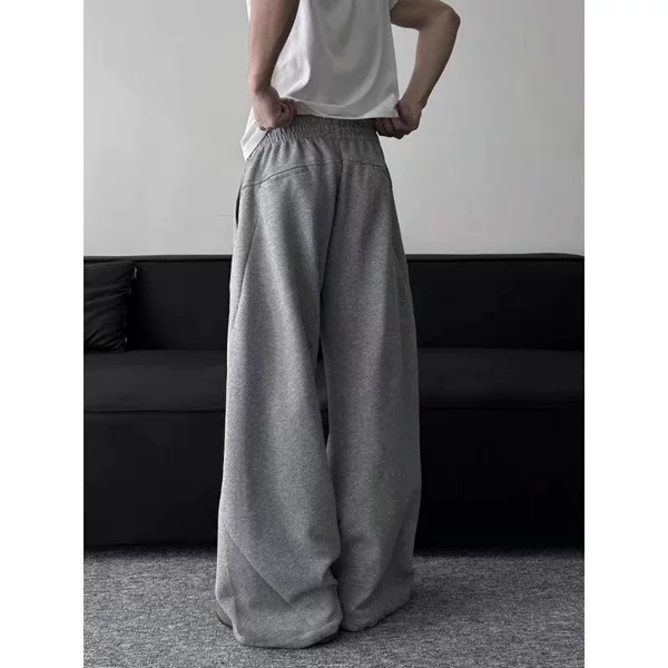 Gray [Quality is higher than peers]